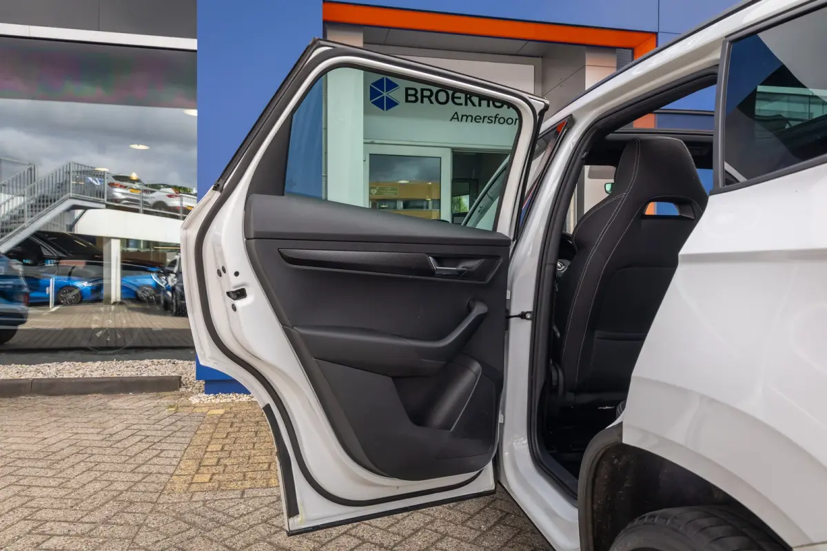 1.5 TSI ACT Sportline Business | Trekhaak (weg-klap) | Pano-dak | 360 camera | Adap.cruise | Premium audio | Stoel+stuur verwarming | Digitaal dashboard | 360 Camera  | Apple Carplay/Android