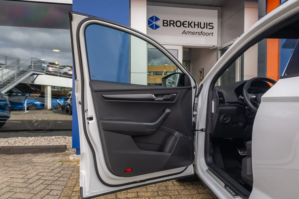 1.5 TSI ACT Sportline Business | Trekhaak (weg-klap) | Pano-dak | 360 camera | Adap.cruise | Premium audio | Stoel+stuur verwarming | Digitaal dashboard | 360 Camera  | Apple Carplay/Android