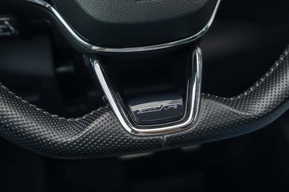 1.5 TSI ACT Sportline Business | Trekhaak (weg-klap) | Pano-dak | 360 camera | Adap.cruise | Premium audio | Stoel+stuur verwarming | Digitaal dashboard | 360 Camera  | Apple Carplay/Android