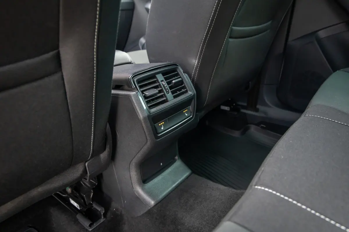 1.5 TSI ACT Sportline Business | Trekhaak (weg-klap) | Pano-dak | 360 camera | Adap.cruise | Premium audio | Stoel+stuur verwarming | Digitaal dashboard | 360 Camera  | Apple Carplay/Android