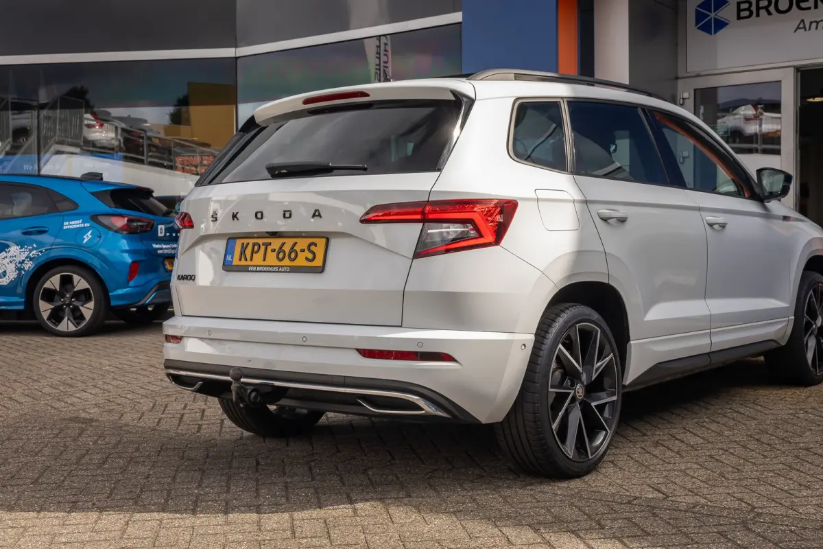 1.5 TSI ACT Sportline Business | Trekhaak (weg-klap) | Pano-dak | 360 camera | Adap.cruise | Premium audio | Stoel+stuur verwarming | Digitaal dashboard | 360 Camera  | Apple Carplay/Android