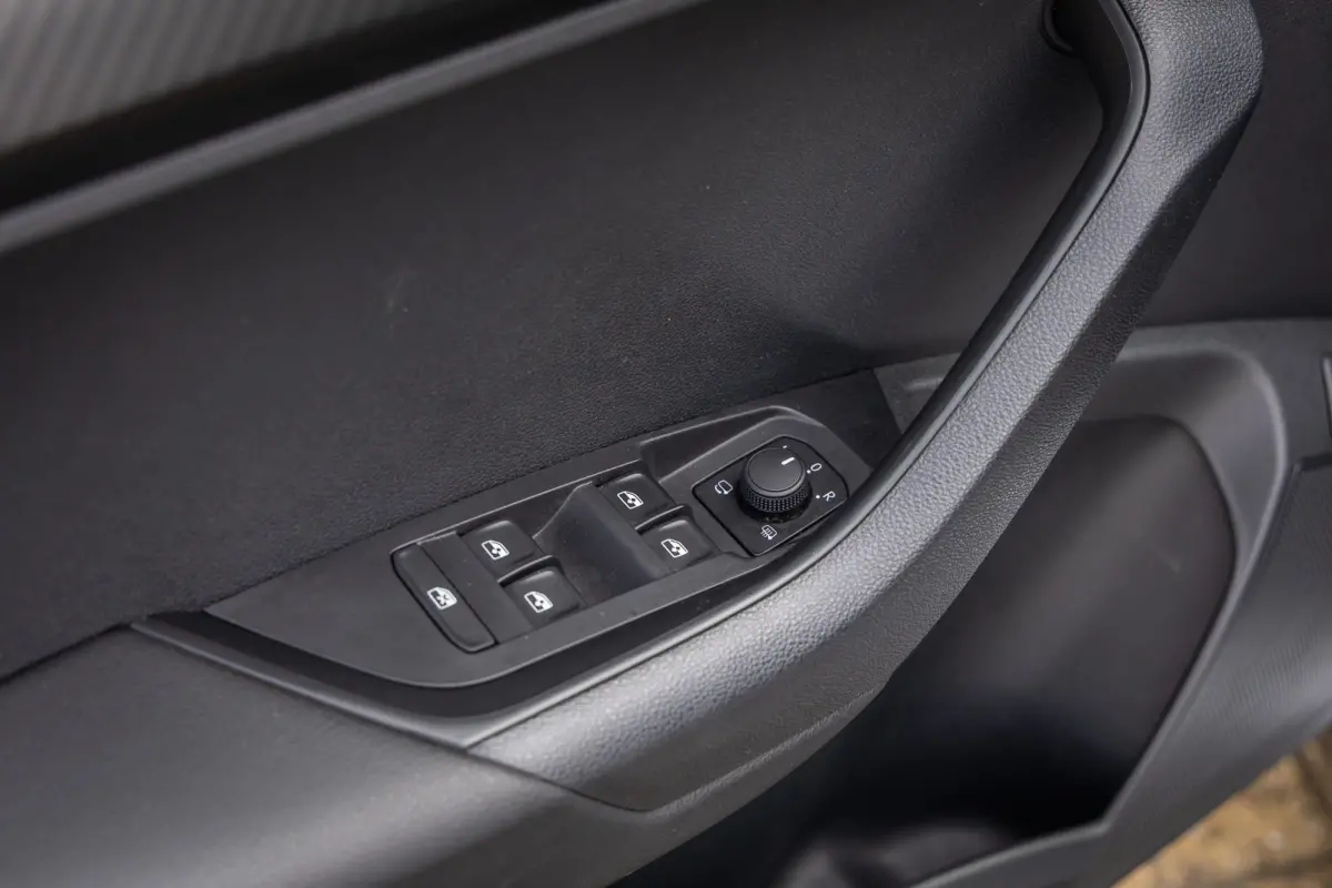 1.5 TSI ACT Sportline Business | Trekhaak (weg-klap) | Pano-dak | 360 camera | Adap.cruise | Premium audio | Stoel+stuur verwarming | Digitaal dashboard | 360 Camera  | Apple Carplay/Android