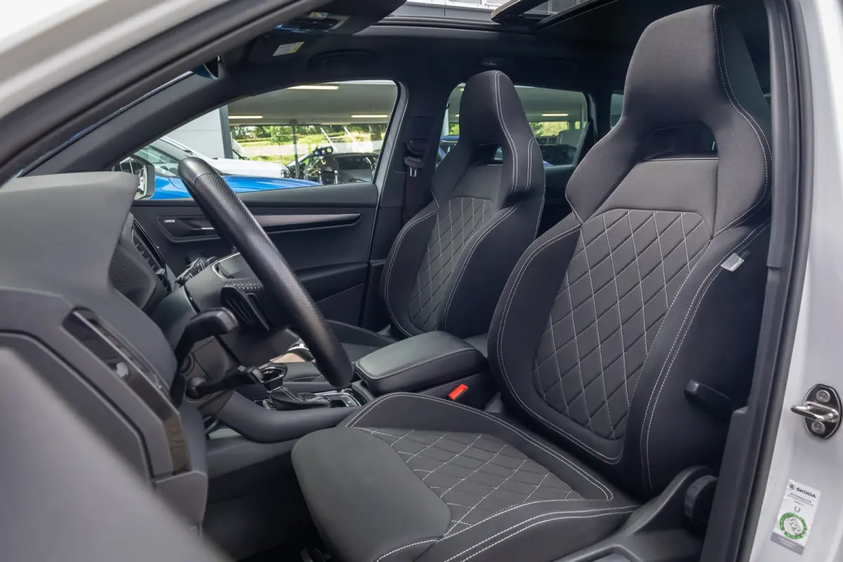 1.5 TSI ACT Sportline Business | Trekhaak (weg-klap) | Pano-dak | 360 camera | Adap.cruise | Premium audio | Stoel+stuur verwarming | Digitaal dashboard | 360 Camera  | Apple Carplay/Android
