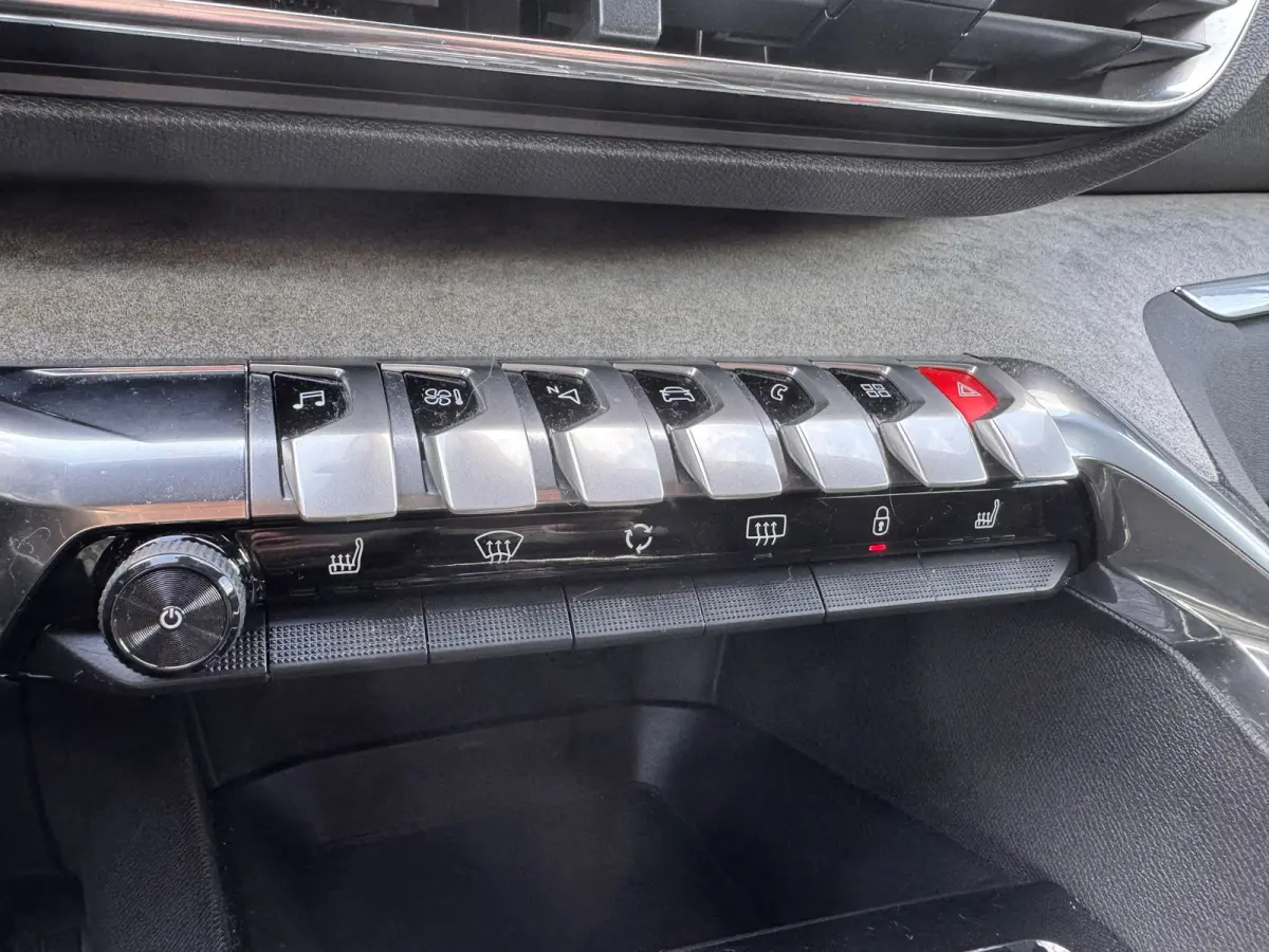 1.2 GT | Trekhaak | Apple Carplay / Android Auto | Camera achter |