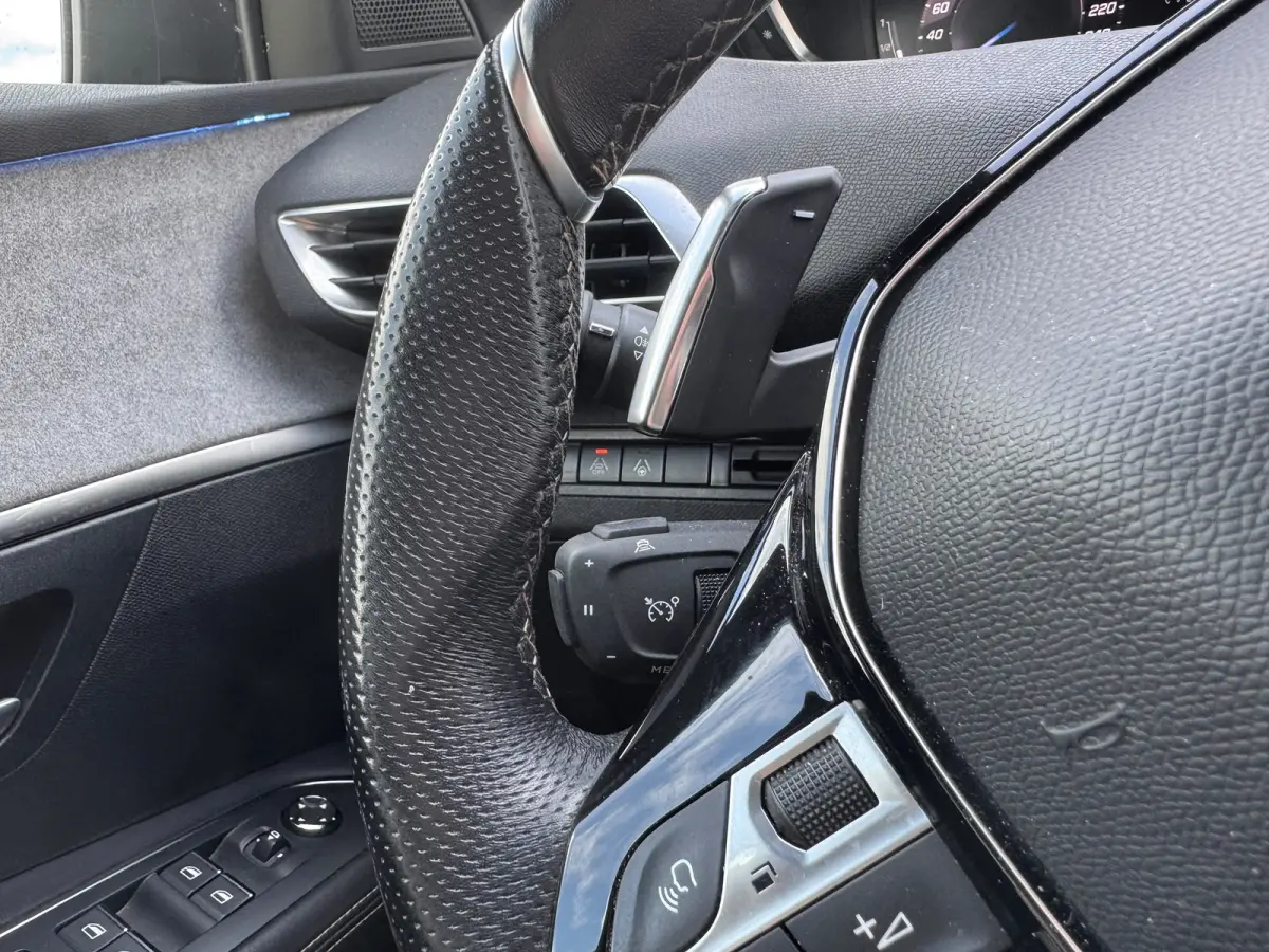 1.2 GT | Trekhaak | Apple Carplay / Android Auto | Camera achter |