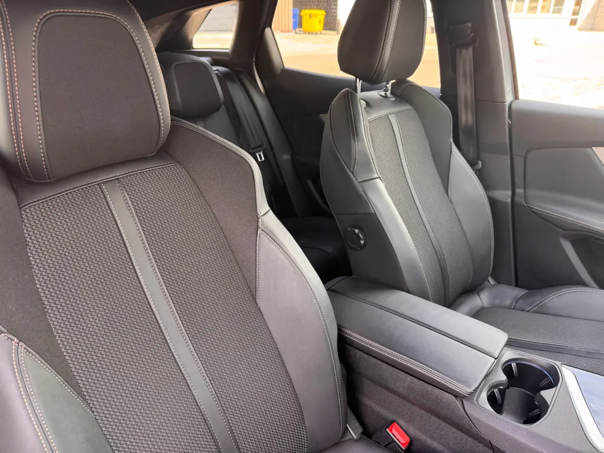 1.2 GT | Trekhaak | Apple Carplay / Android Auto | Camera achter |
