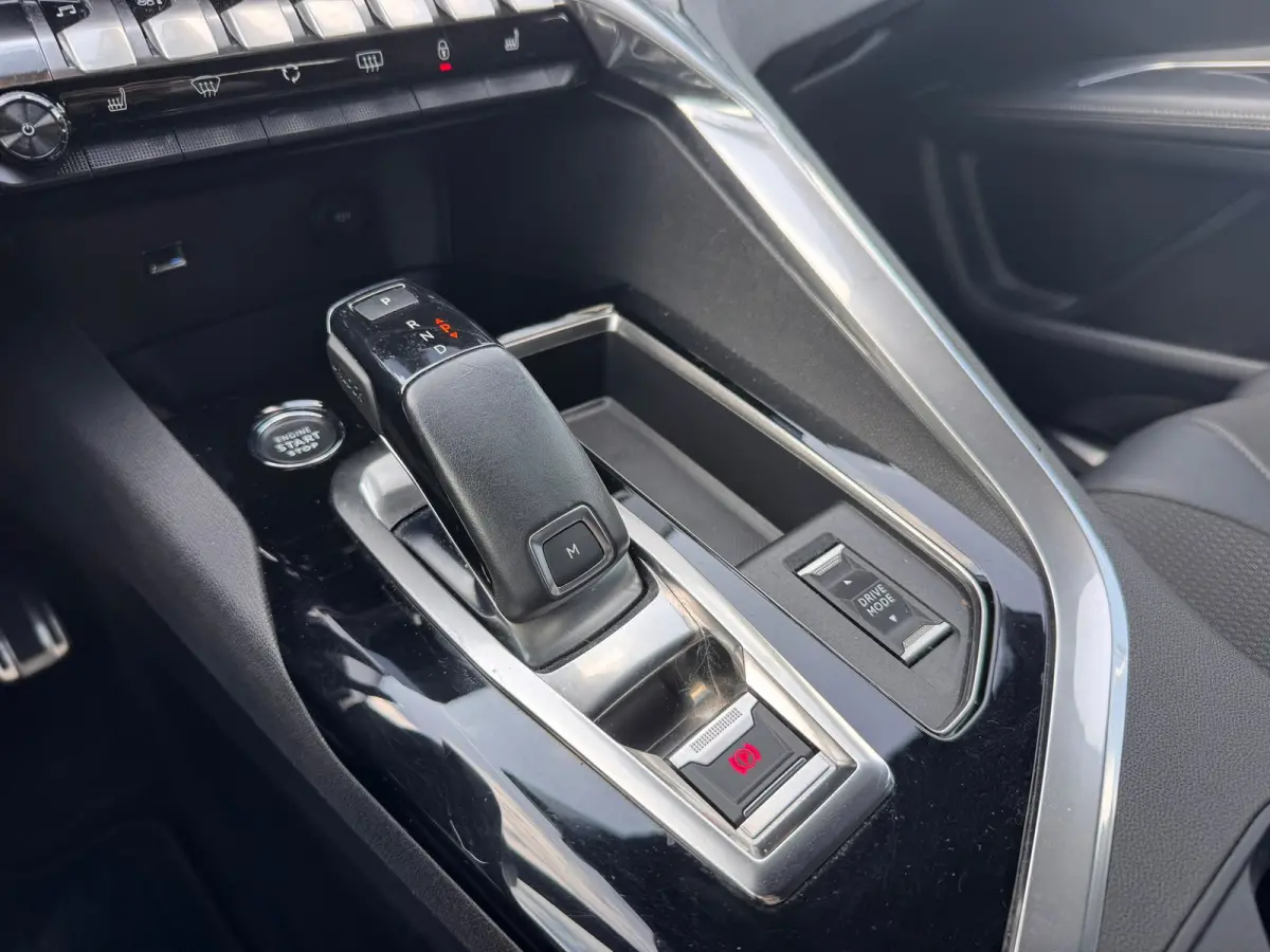 1.2 GT | Trekhaak | Apple Carplay / Android Auto | Camera achter |