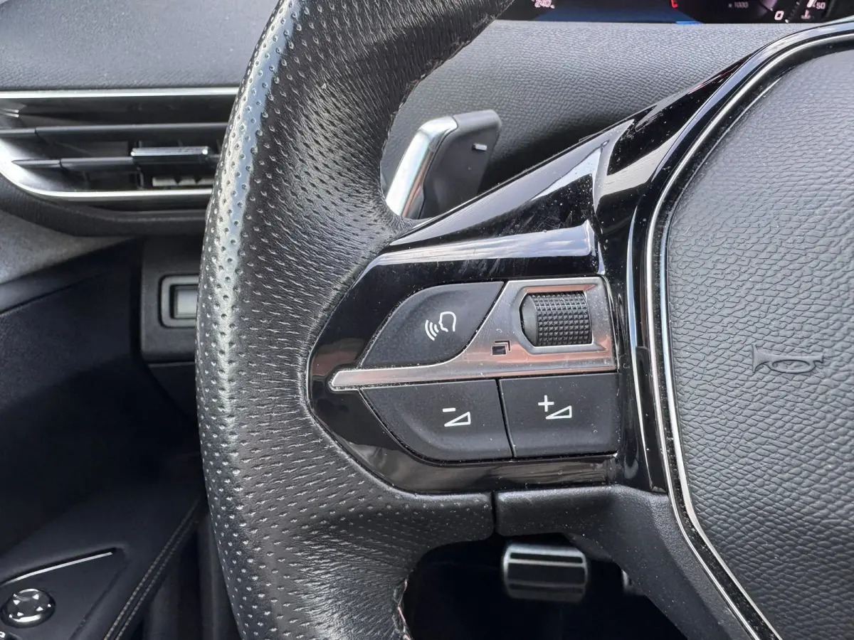 1.2 GT | Trekhaak | Apple Carplay / Android Auto | Camera achter |
