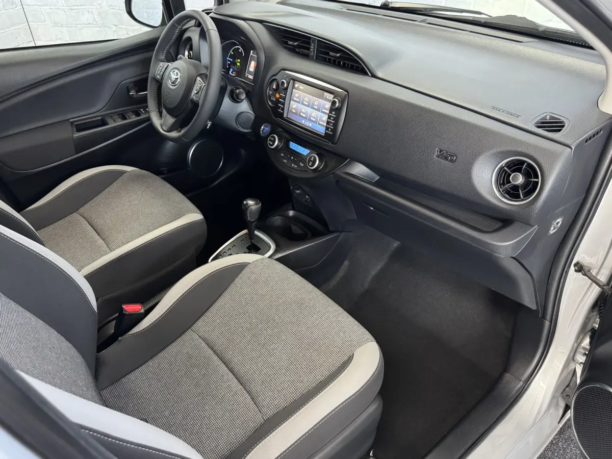 1.5 Hybrid Y20 Keyless Navi Automaat