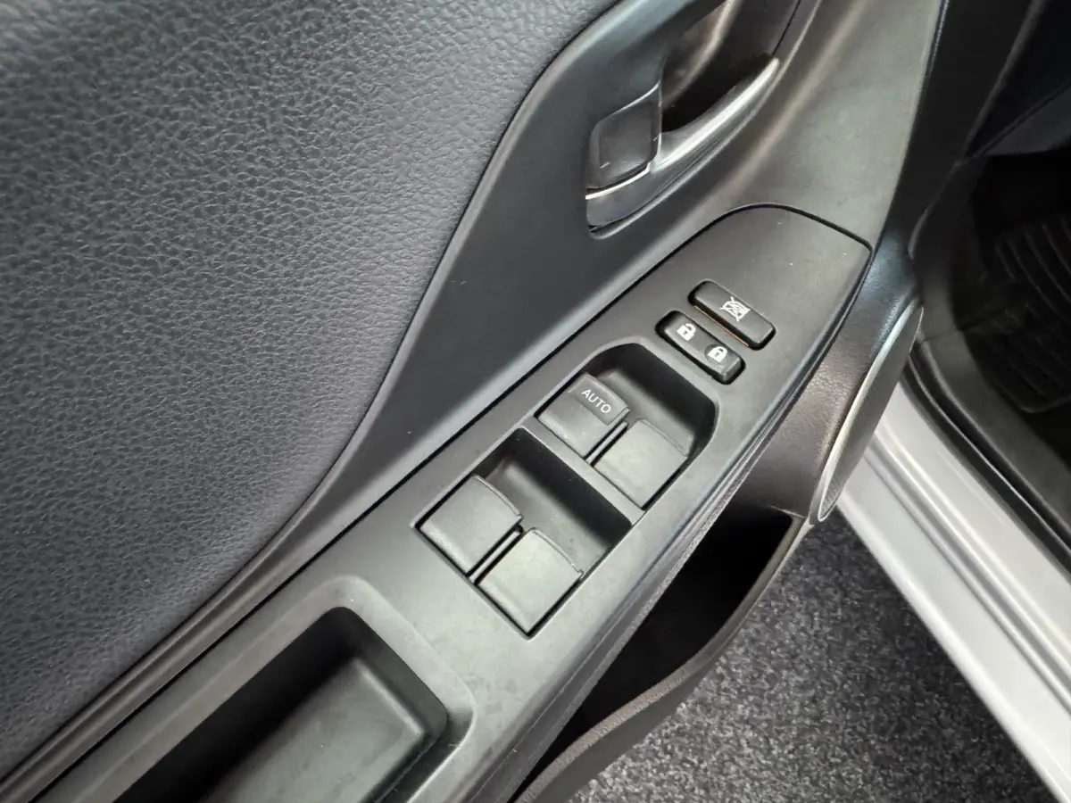 1.5 Hybrid Y20 Keyless Navi Automaat