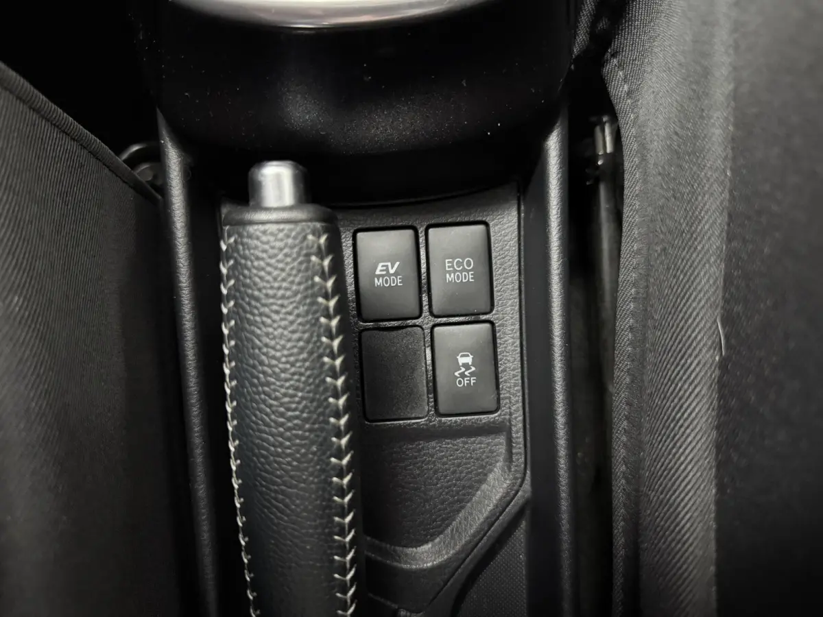1.5 Hybrid Y20 Keyless Navi Automaat