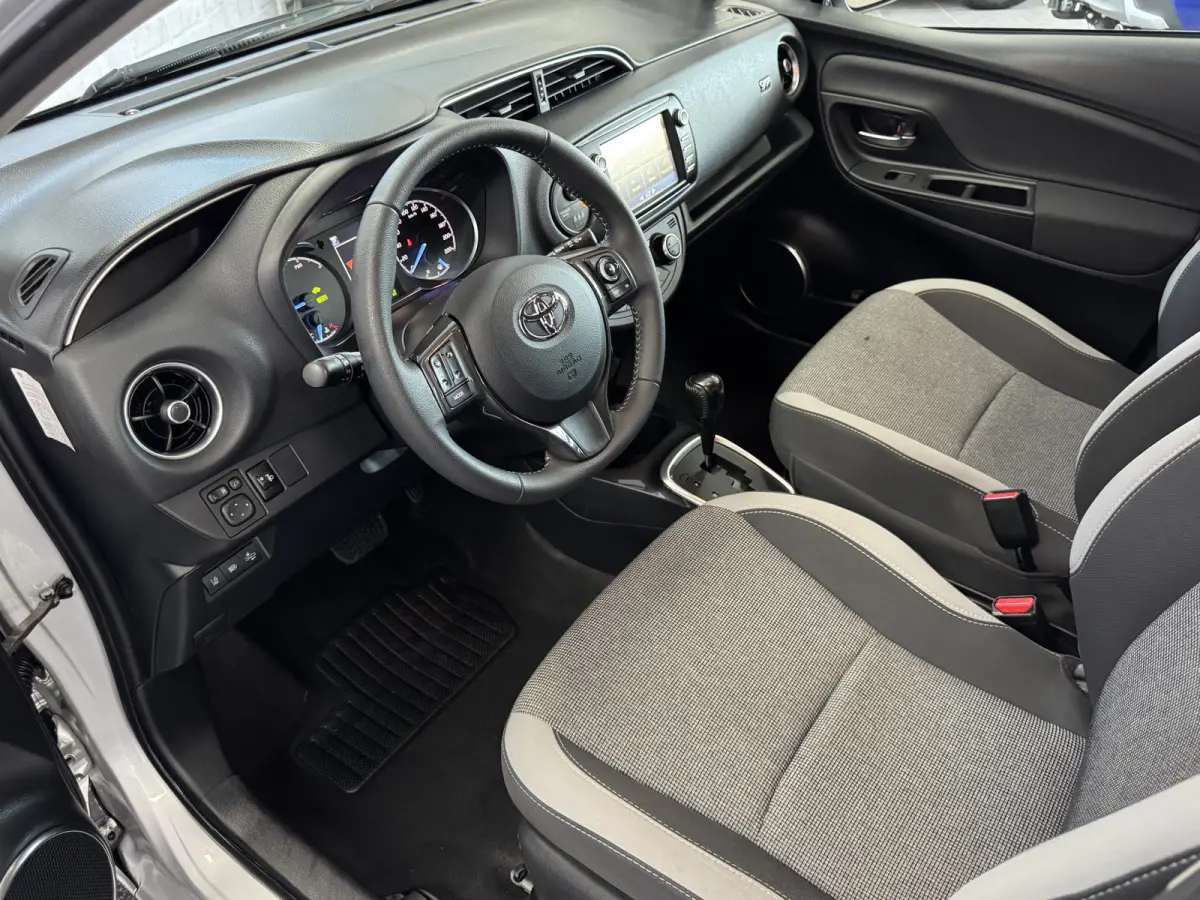 1.5 Hybrid Y20 Keyless Navi Automaat