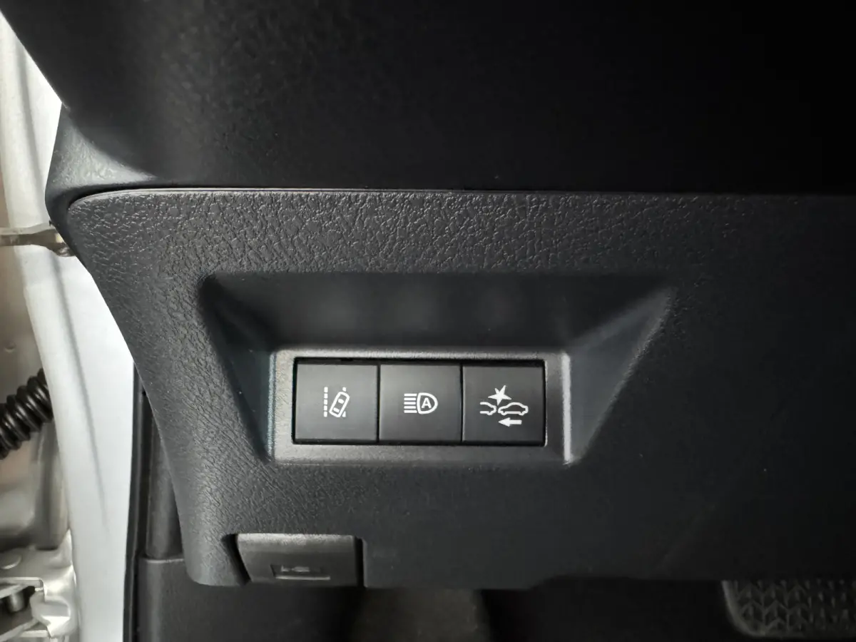 1.5 Hybrid Y20 Keyless Navi Automaat