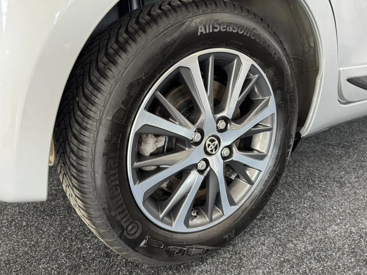 1.5 Hybrid Y20 Keyless Navi Automaat
