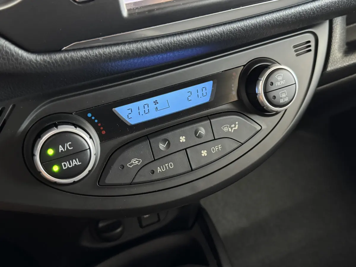 1.5 Hybrid Y20 Keyless Navi Automaat