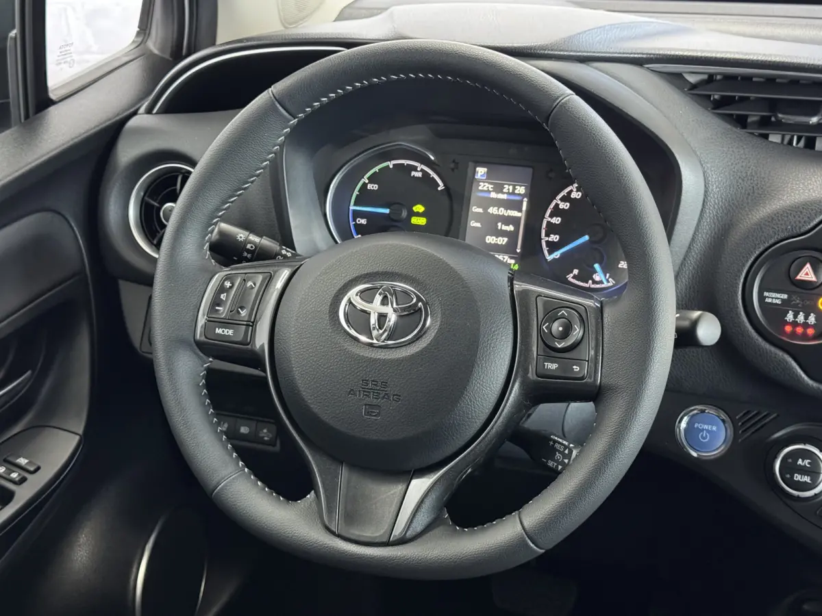 1.5 Hybrid Y20 Keyless Navi Automaat