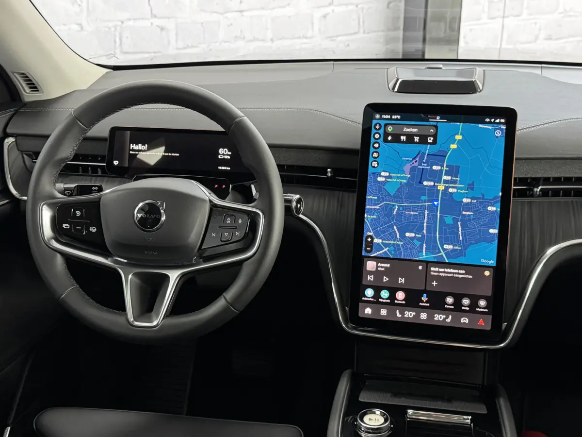 Single Motor Core 7p 104 kWh Pano ACC
