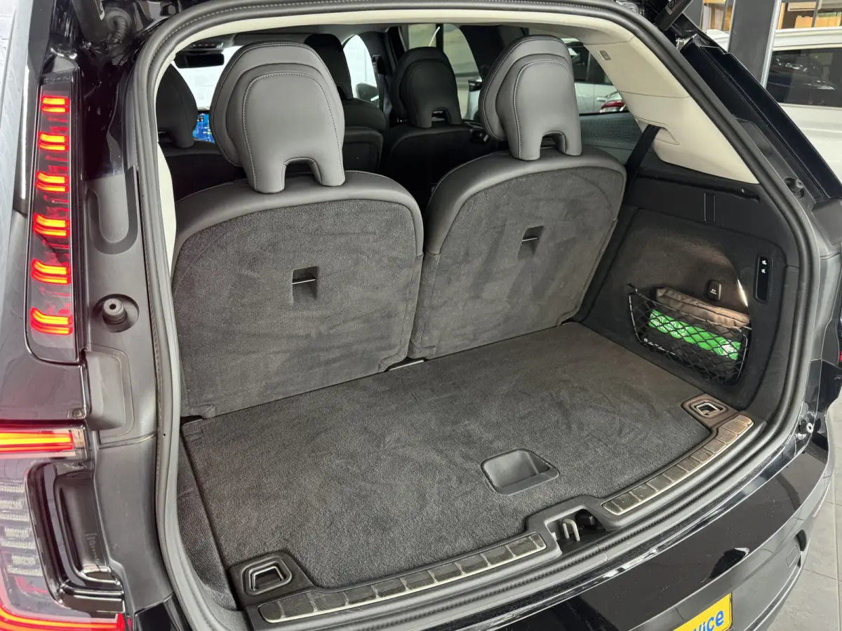 Single Motor Core 7p 104 kWh Pano ACC