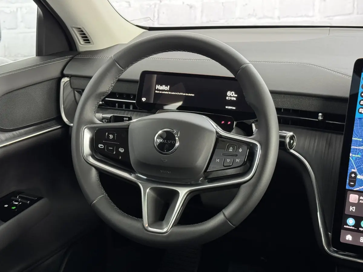 Single Motor Core 7p 104 kWh Pano ACC