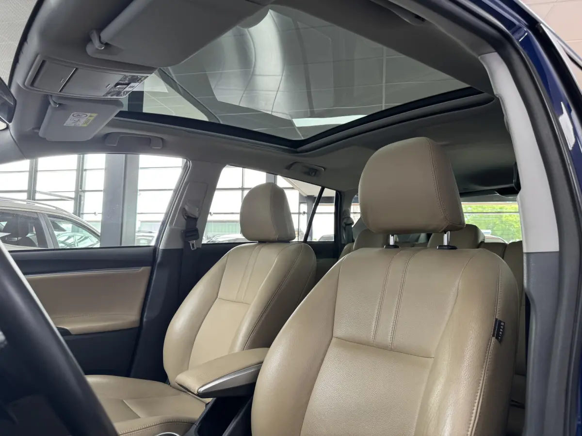 1.8 VVT-i Business Automaat Camera Navigatie Trekhaak