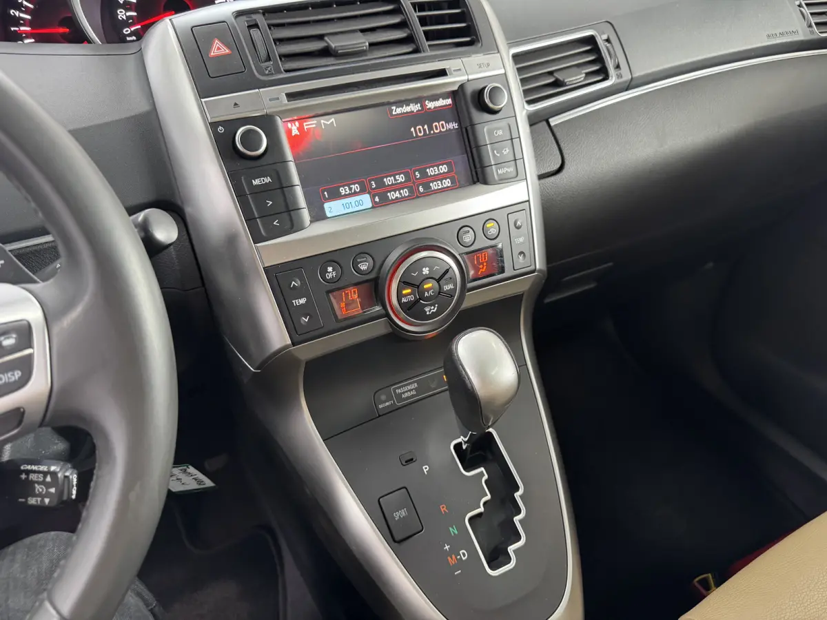 1.8 VVT-i Business Automaat Camera Navigatie Trekhaak