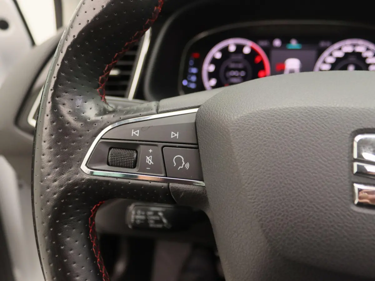 1.5 TSI FR Business Intense | Schuif/kantel dak | Camera | Navigatie |