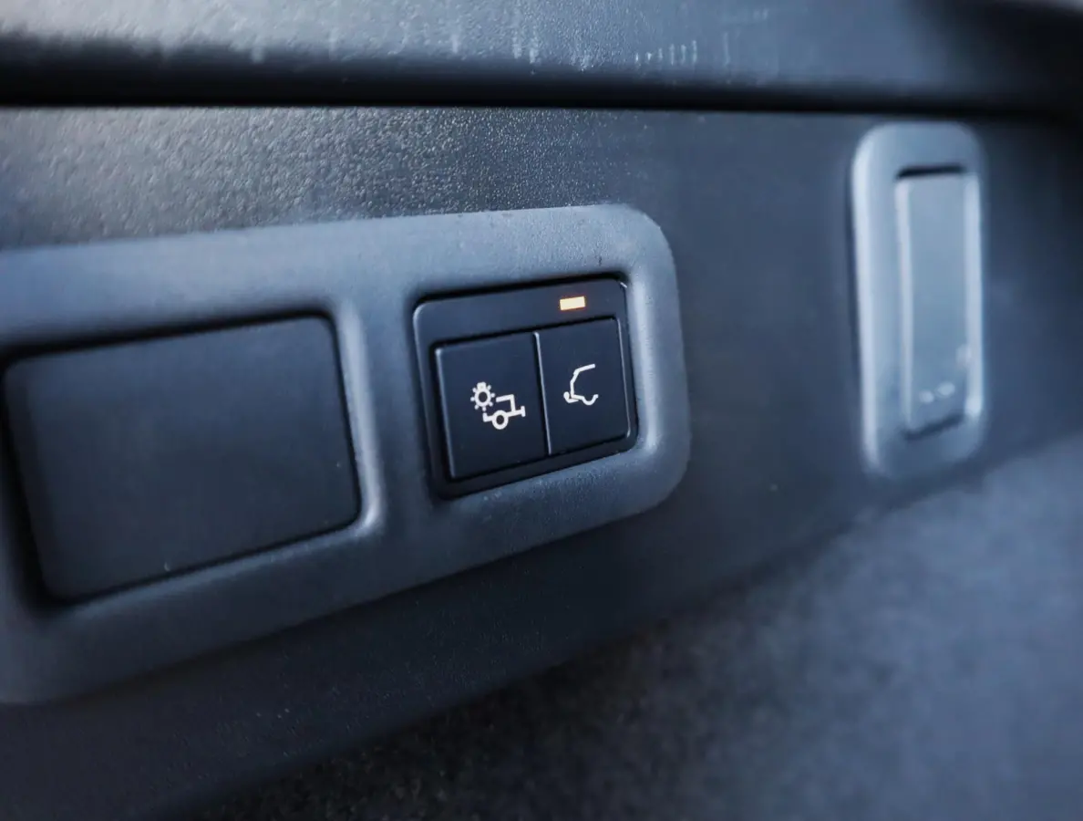 2.0 P250 Turbo AWD R-Dynamic SE | Pano | Trekhaak | Leer | Voorruitverwarming