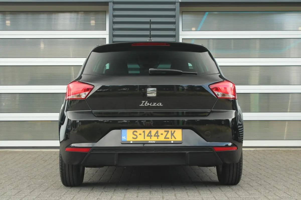 1.0 EcoTSI 95pk Style Business Connect | Navigatie | Apple CarPlay/ Android Auto | Stoelverwarming | Digitaal Cockpit | Cruise Control | Parkeersensoren Voor/ Achter