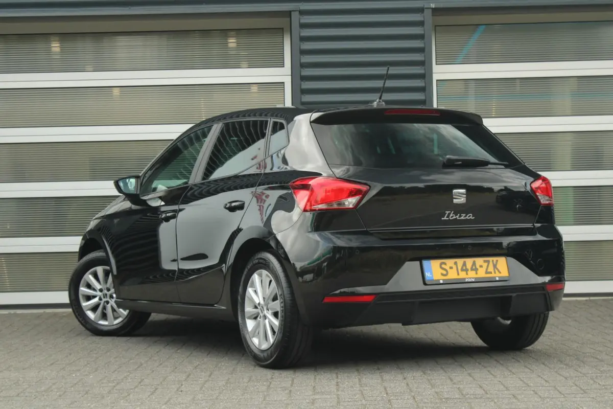 1.0 EcoTSI 95pk Style Business Connect | Navigatie | Apple CarPlay/ Android Auto | Stoelverwarming | Digitaal Cockpit | Cruise Control | Parkeersensoren Voor/ Achter