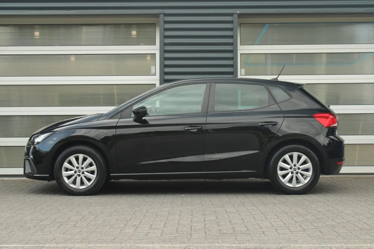 1.0 EcoTSI 95pk Style Business Connect | Navigatie | Apple CarPlay/ Android Auto | Stoelverwarming | Digitaal Cockpit | Cruise Control | Parkeersensoren Voor/ Achter