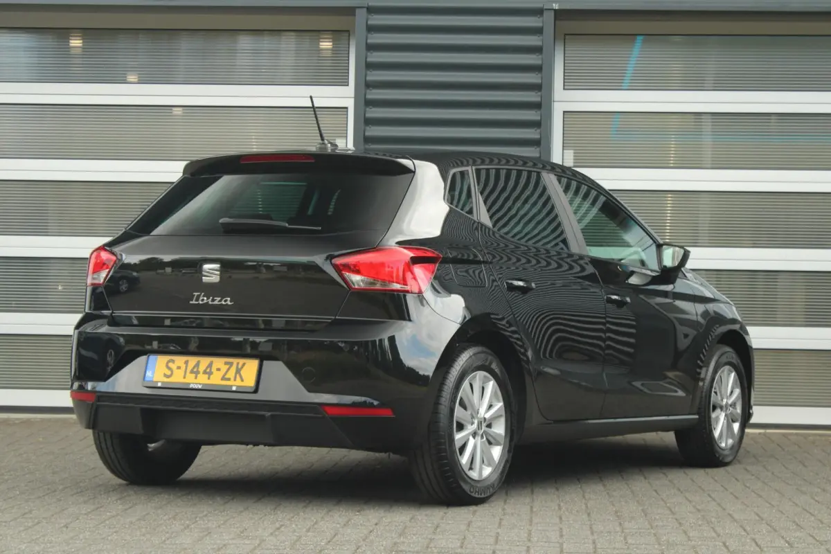 1.0 EcoTSI 95pk Style Business Connect | Navigatie | Apple CarPlay/ Android Auto | Stoelverwarming | Digitaal Cockpit | Cruise Control | Parkeersensoren Voor/ Achter