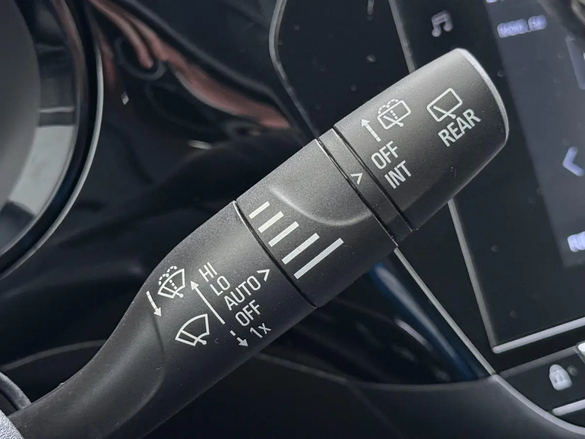 100pk Edition | 1ste eigenaar | Camera | Stoelverwarming | ZWART dak | LED lampen | AppleCarPlay/Android