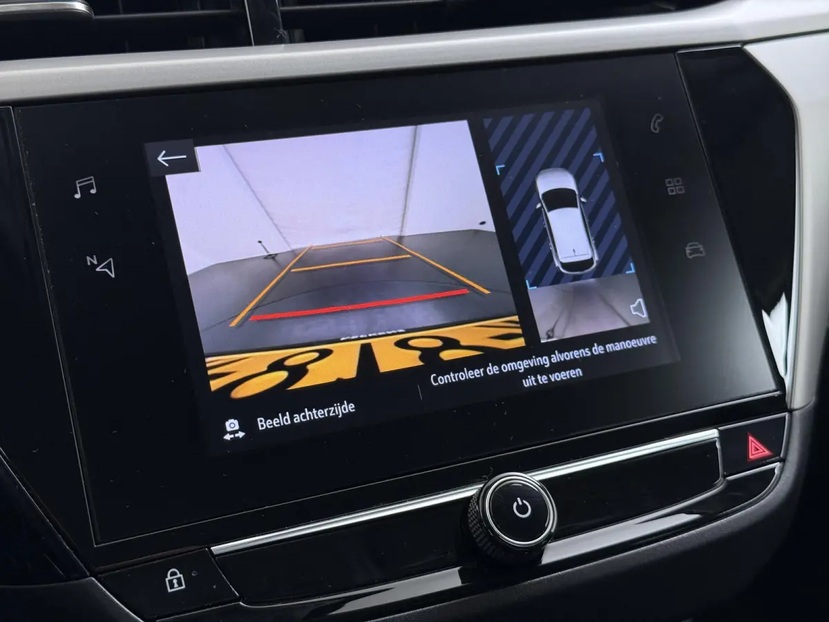 100pk Edition | 1ste eigenaar | Camera | Stoelverwarming | ZWART dak | LED lampen | AppleCarPlay/Android