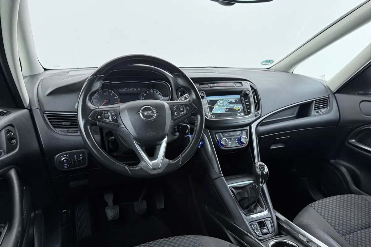 1.4 Turbo Innovation 7p. | Trekhaak | Volledig Ond. | Climate Control | Camera | Navigatie | Cruise Control |