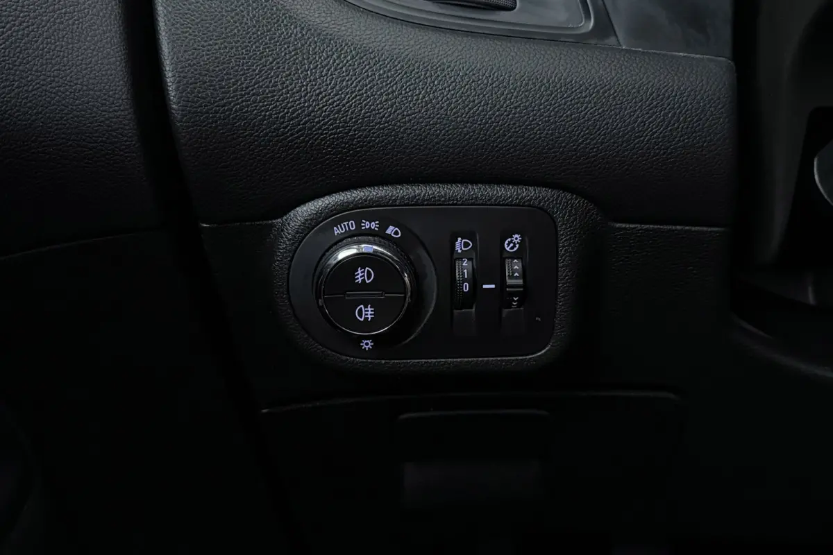 1.4 Turbo Innovation 7p. | Trekhaak | Volledig Ond. | Climate Control | Camera | Navigatie | Cruise Control |