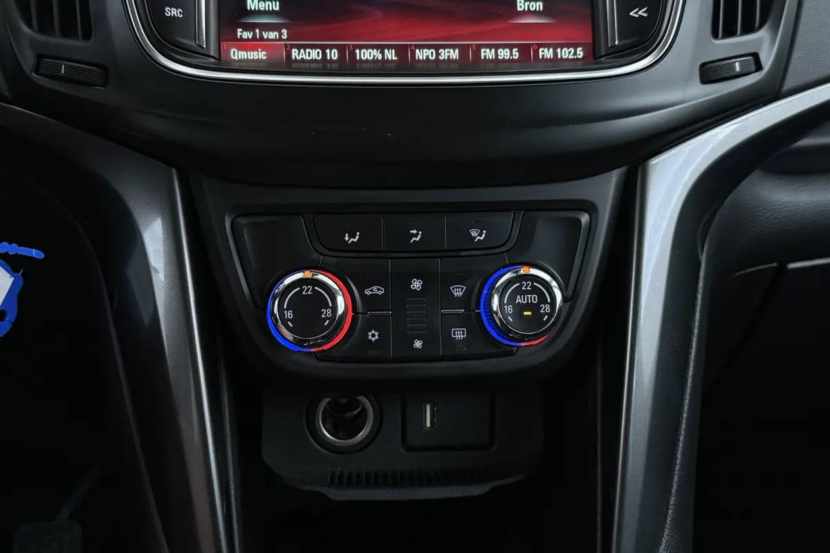 1.4 Turbo Innovation 7p. | Trekhaak | Volledig Ond. | Climate Control | Camera | Navigatie | Cruise Control |