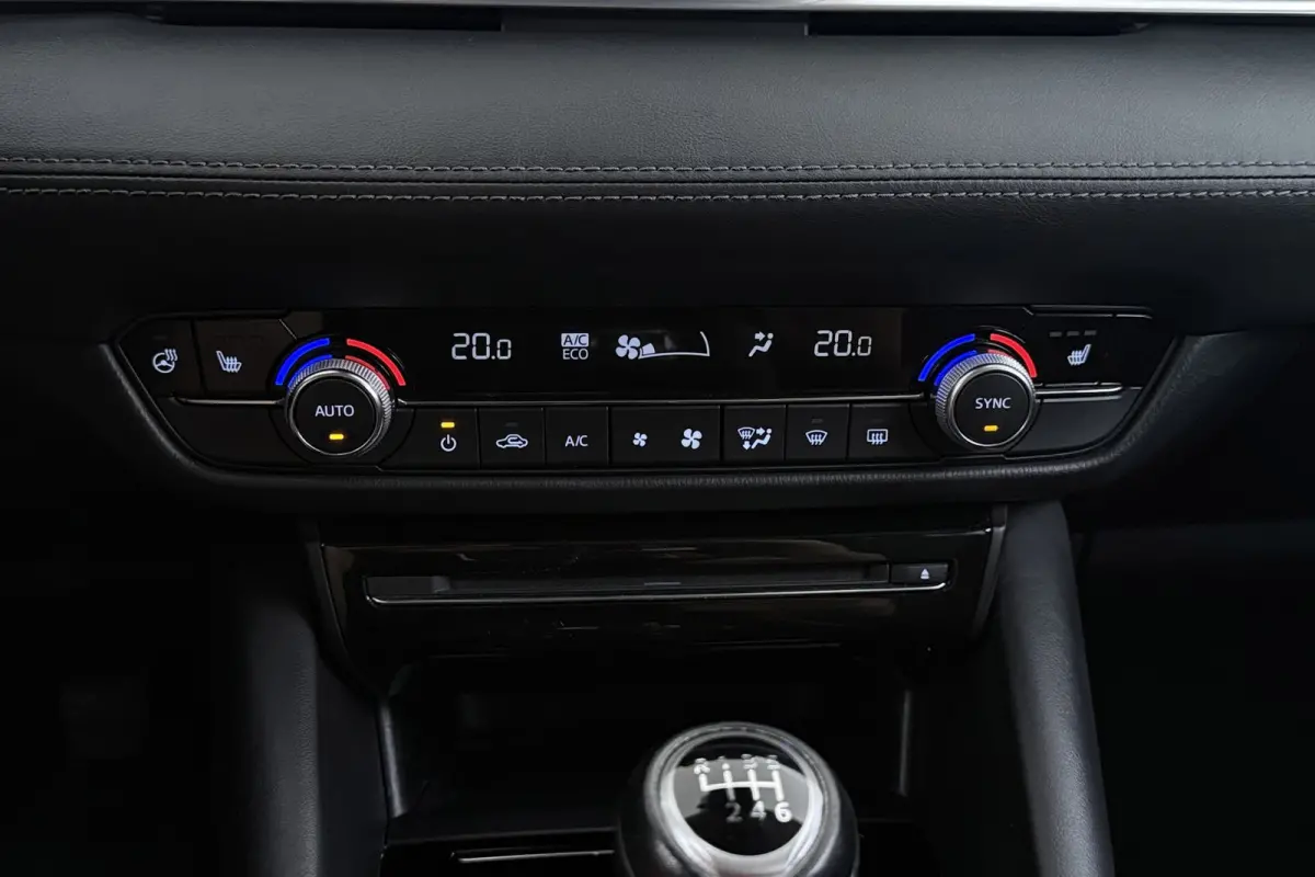 2.0 SkyActiv-G 165 Luxury | Trekhaak | Org NL | BOSE | Head-Up | CarPlay | Stoelverwarming | Adap. Cruise | 360