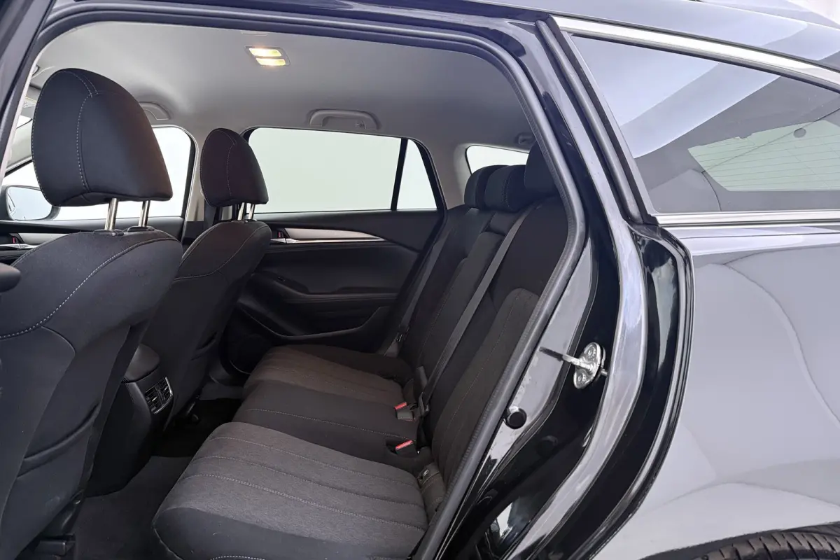 2.0 SkyActiv-G 165 Luxury | Trekhaak | Org NL | BOSE | Head-Up | CarPlay | Stoelverwarming | Adap. Cruise | 360