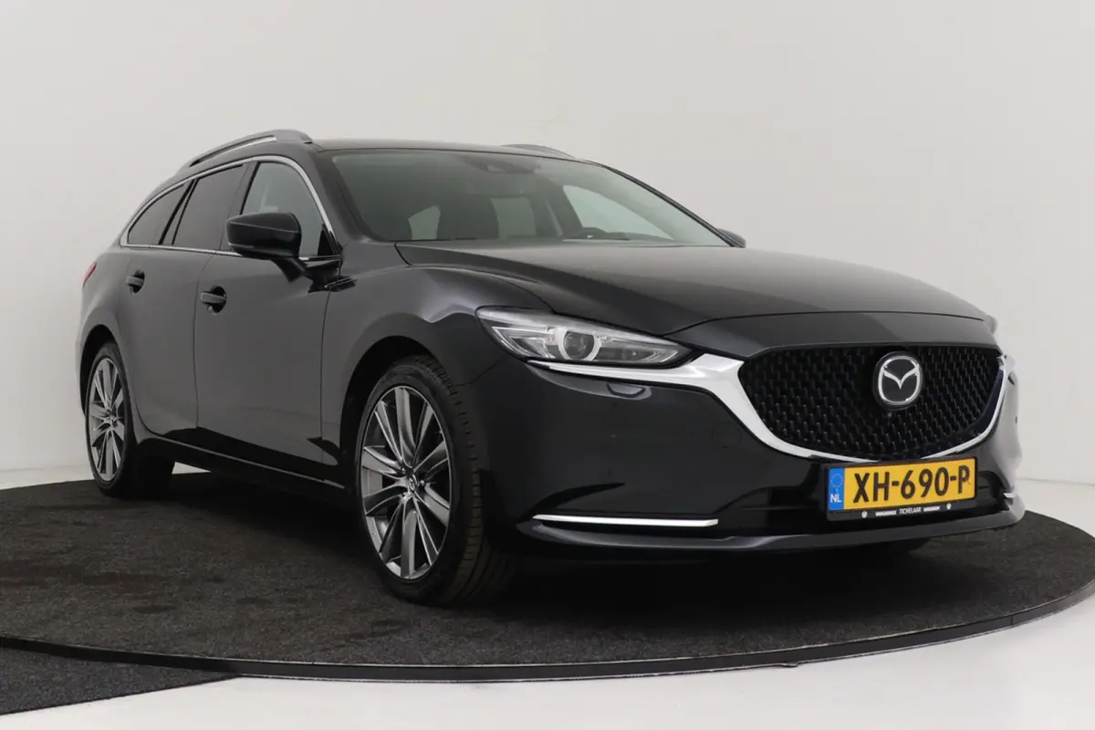 2.0 SkyActiv-G 165 Luxury | Trekhaak | Org NL | BOSE | Head-Up | CarPlay | Stoelverwarming | Adap. Cruise | 360