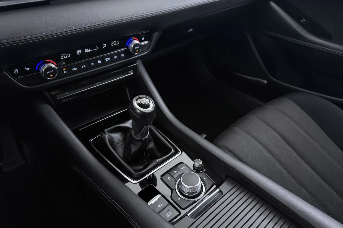 2.0 SkyActiv-G 165 Luxury | Trekhaak | Org NL | BOSE | Head-Up | CarPlay | Stoelverwarming | Adap. Cruise | 360