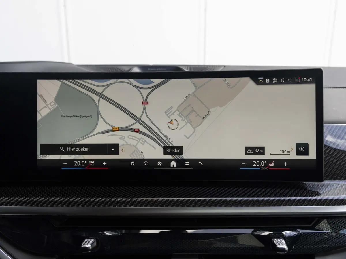 xDrive50e | M Sportpakket Pro | M Performance Carbon | Travel Pack | 22 inch | Active Steering | Glazen panoramadak Sky Lounge | Driving Assistent Professional | Bowers & Wilkins | Trekhaak