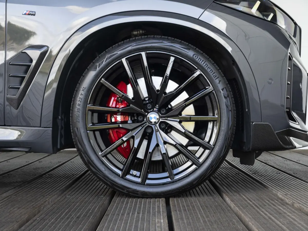 xDrive50e | M Sportpakket Pro | M Performance Carbon | Travel Pack | 22 inch | Active Steering | Glazen panoramadak Sky Lounge | Driving Assistent Professional | Bowers & Wilkins | Trekhaak