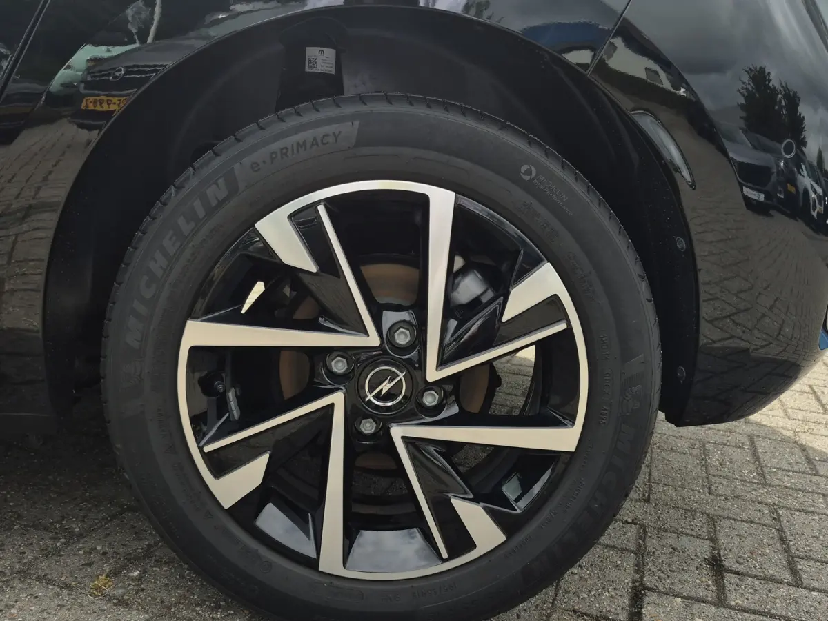 1.2 Turbo GS 8 jaar garantie | Keyless entry en start | LMV 16 Inch | Camera | Draadloze Android auto en Apple carplay |  Navigatie full map