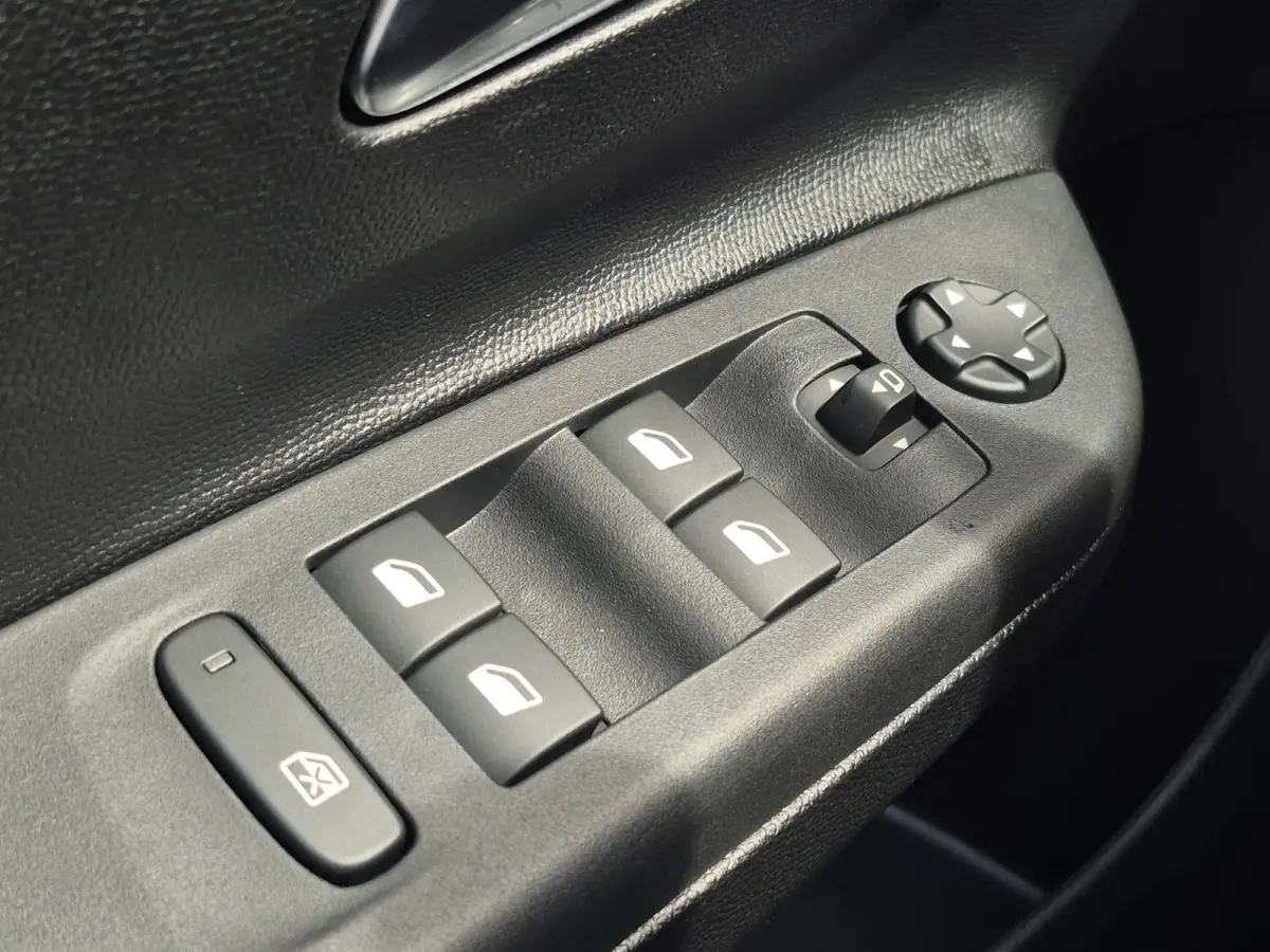 1.2 Turbo GS 8 jaar garantie | Keyless entry en start | LMV 16 Inch | Camera | Draadloze Android auto en Apple carplay |  Navigatie full map