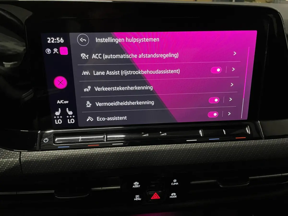 1.5 eTSI R-Line Black Style/ Cam/ IQ/ 18''LMV/ CarPlay