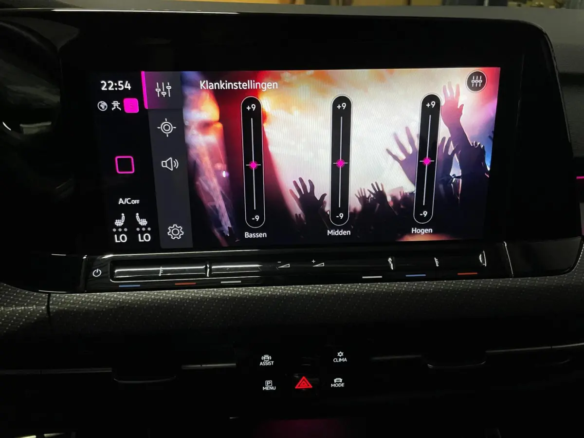 1.5 eTSI R-Line Black Style/ Cam/ IQ/ 18''LMV/ CarPlay