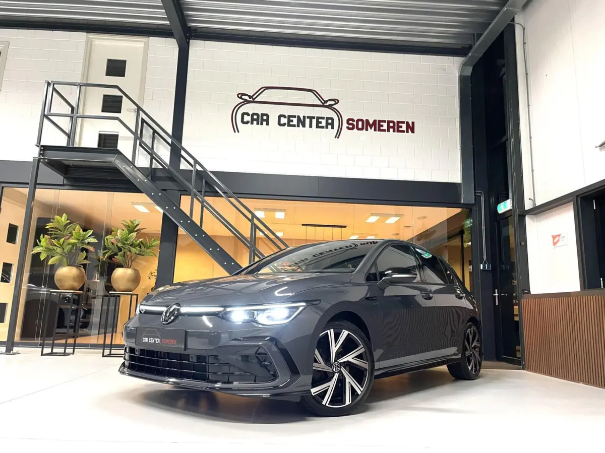 1.5 eTSI R-Line Black Style/ Cam/ IQ/ 18''LMV/ CarPlay