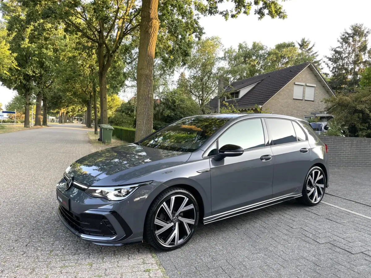 1.5 eTSI R-Line Black Style/ Cam/ IQ/ 18''LMV/ CarPlay
