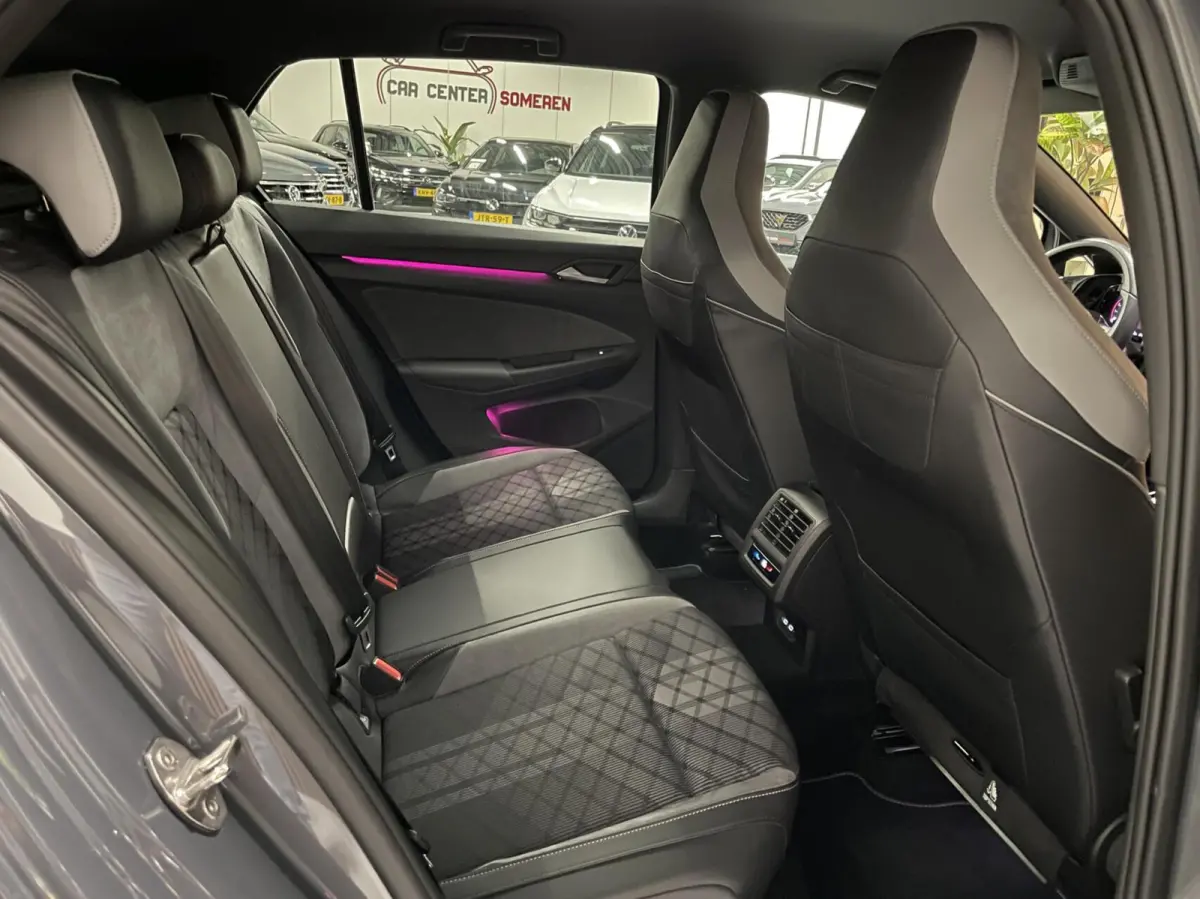 1.5 eTSI R-Line Black Style/ Cam/ IQ/ 18''LMV/ CarPlay