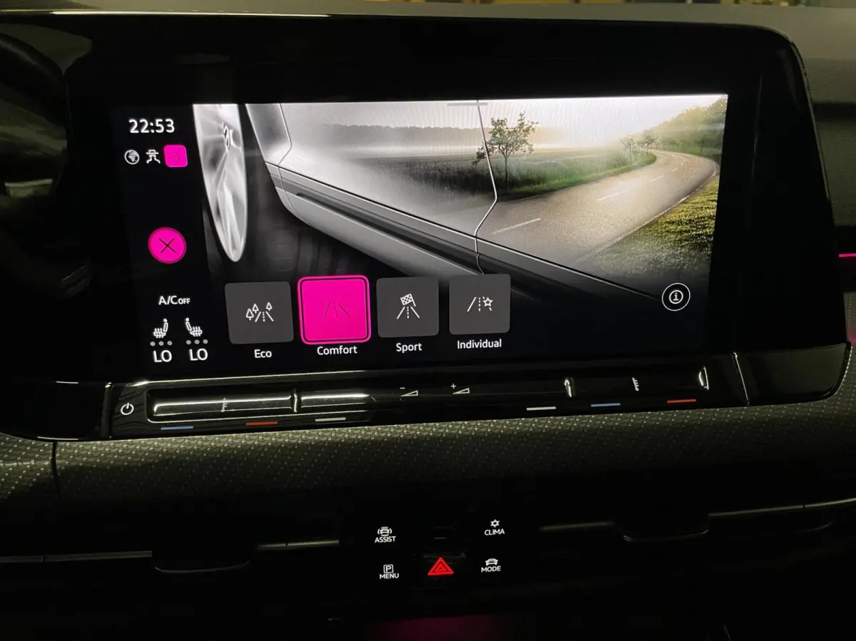 1.5 eTSI R-Line Black Style/ Cam/ IQ/ 18''LMV/ CarPlay